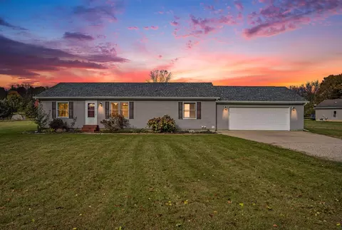 94 Easton, Ionia, MI 48846
