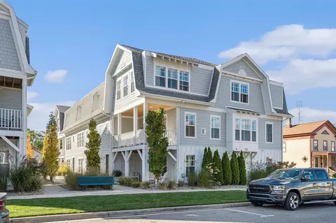 120 N Barton UNIT B, New Buffalo, MI 49117