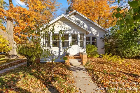 17 E Muskegon, Cedar Springs, MI 49319
