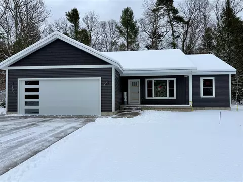 4360 Duck Crk, Whitehall, MI 49461