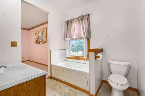 Bath - 13677 Unadilla, Gregory, MI 48137 photo 2 of 5