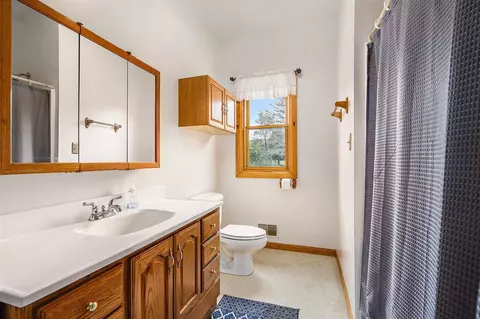 Bath - 13677 Unadilla, Gregory, MI 48137 photo 4 of 5