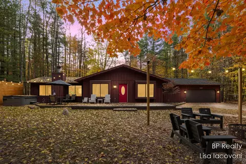9103 Walnut Grv, Stanwood, MI 49346