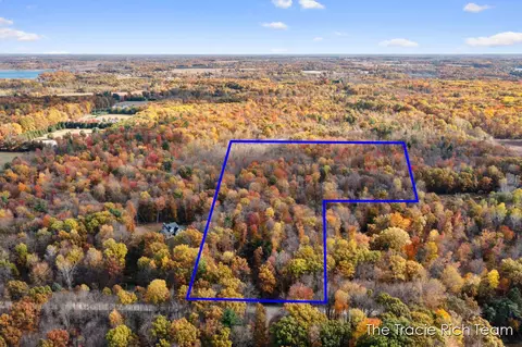 8560 Nugent, Rockford, MI 49341