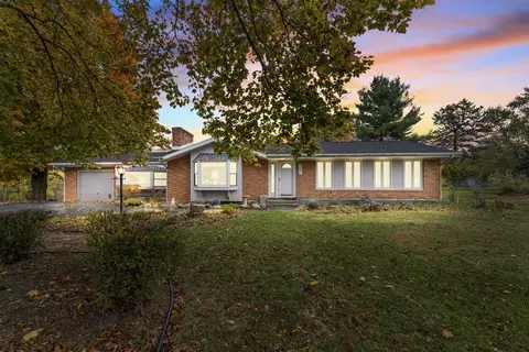 2 Azalea, Hillsdale, MI 49242