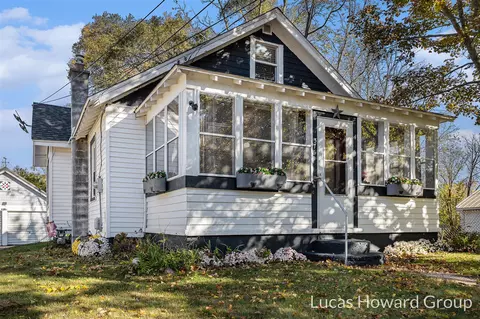 378 W Goguac, Battle Creek, MI 49015