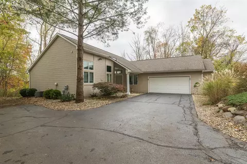 2798 E T, Portage, MI 49002