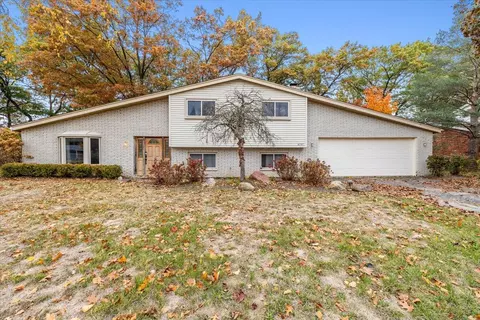 8090 Rene, White Lake, MI 48386
