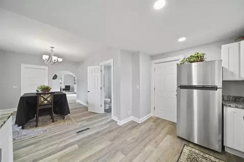 Entry Way - 606 Center, Jackson, MI 49202 photo 3 of 5