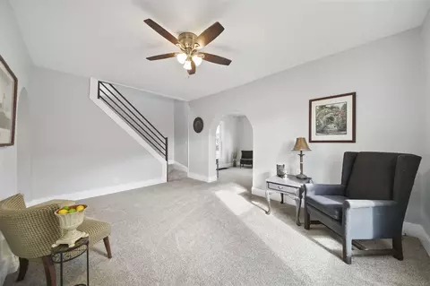 Living - 606 Center, Jackson, MI 49202 photo 3 of 3