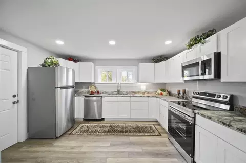 Kitchen - 606 Center, Jackson, MI 49202 photo 1 of 2