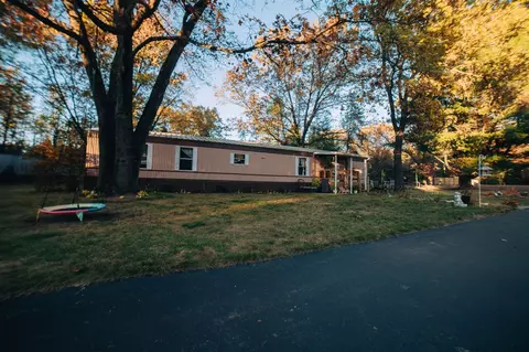 10674 W County Line, Newaygo, MI 49337