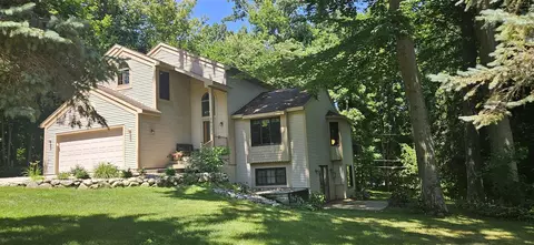 10029 Wildwood, Richland, MI 49083