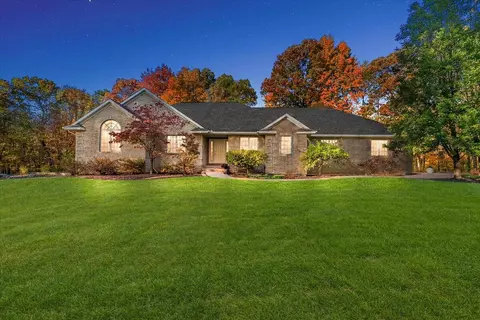 1769 Starr Vw, Middleville, MI 49333