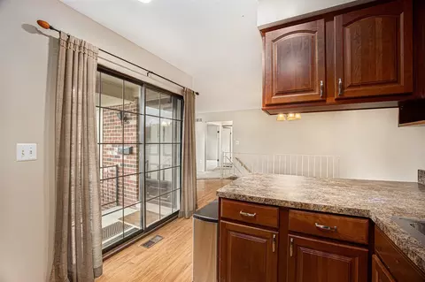 Kitchen - 2863 Roundtree, Troy, MI 48083 photo 3 of 3