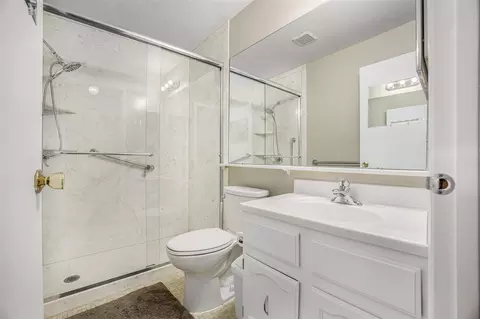 Bath - 2863 Roundtree, Troy, MI 48083 photo 1 of 1