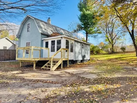21 Thornapple Lk, Nashville, MI 49073