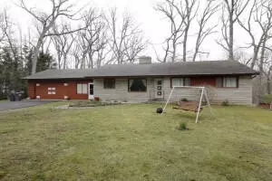 55733 30th, Paw Paw, MI 49079