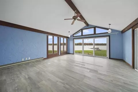 Living - 35 North, Brooklyn, MI 49230 photo 4 of 5