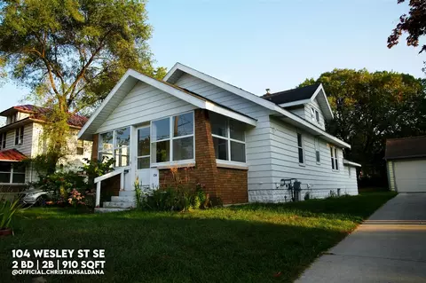 104 Wesley, Grand Rapids, MI 49548