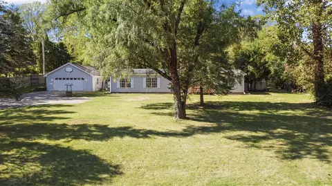 12690 N Red Bud Trl, Buchanan, MI 49107