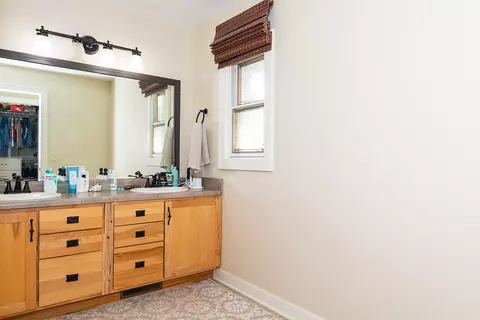 Bath - 2223 Surry, Schoolcraft, MI 49087 photo 2 of 5