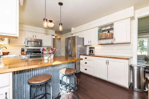 Kitchen - 2223 Surry, Schoolcraft, MI 49087 photo 1 of 5