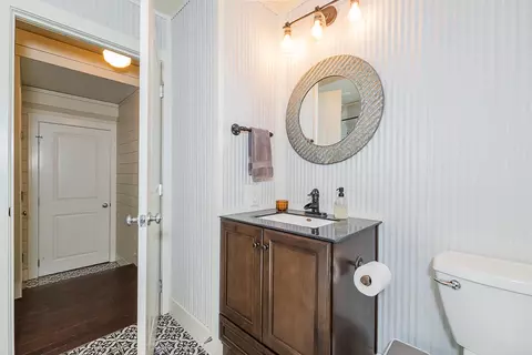 Bath - 2223 Surry, Schoolcraft, MI 49087 photo 1 of 5