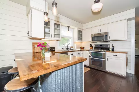 Kitchen - 2223 Surry, Schoolcraft, MI 49087 photo 3 of 5