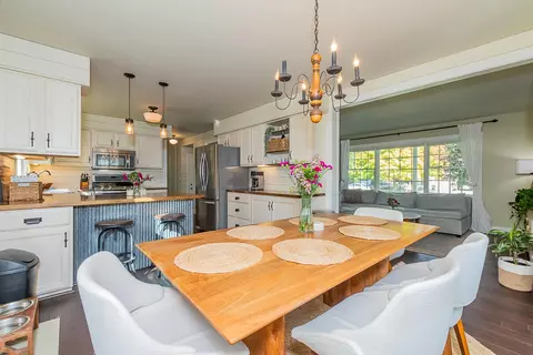 Dining - 2223 Surry, Schoolcraft, MI 49087 photo 1 of 3