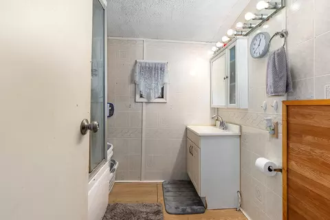 Bath - 369 S Shepherd, Mount Pleasant, MI 48858 photo 1 of 2