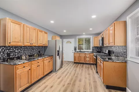 Kitchen - 352 Hillside, Jackson, MI 49203 photo 1 of 1