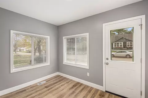 Entry Way - 352 Hillside, Jackson, MI 49203 photo 1 of 1