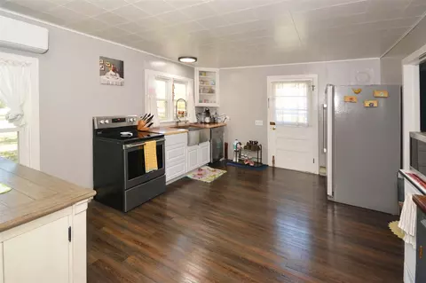 Kitchen - 10485 Y, Mendon, MI 49072 photo 2 of 3