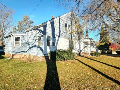 421 Prospect, Alma, MI 48801 photo 3