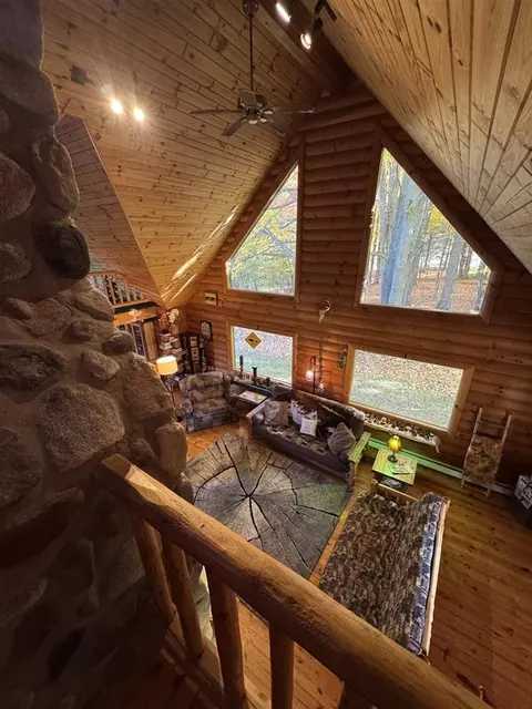 Living - 4116 Dutcher, Gladwin, MI 48624 photo 3 of 5