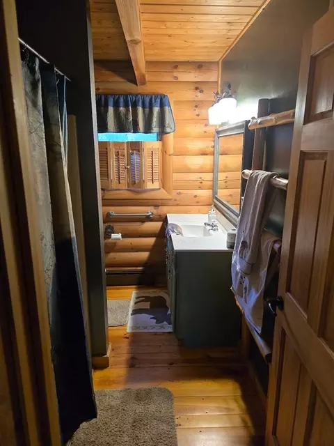 Bath - 4116 Dutcher, Gladwin, MI 48624 photo 1 of 7