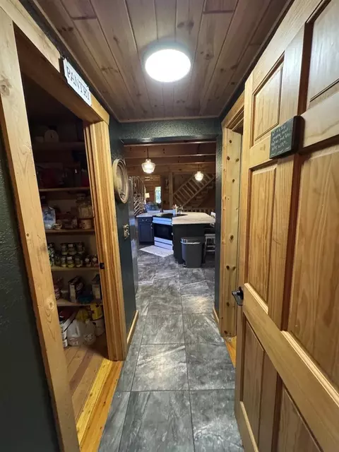 Entry Way - 4116 Dutcher, Gladwin, MI 48624 photo 2 of 6