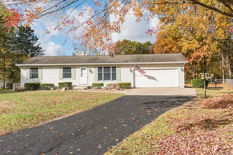48168 Woodhenge, Mattawan, MI 49071