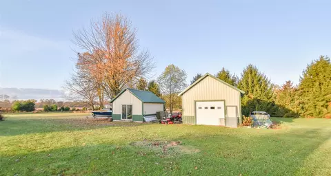 824 Langwell, Bronson, MI 49028 photo 3