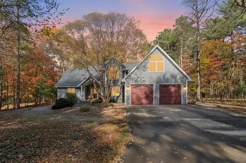 2335 Forest Trl, Fennville, MI 49408