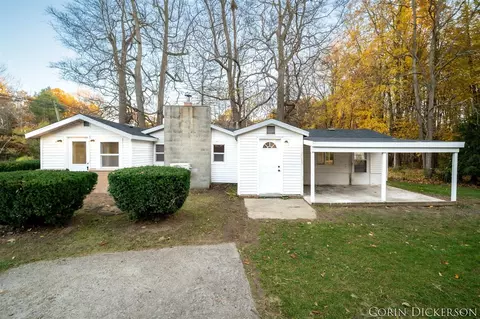 69429 M 43, South Haven, MI 49090