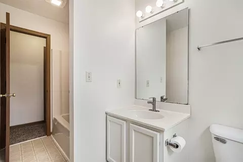 Bath - 32 E Pointe, Coldwater, MI 49036 photo 2 of 3