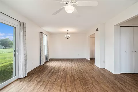 Living - 32 E Pointe, Coldwater, MI 49036 photo 2 of 3