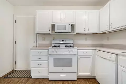 Kitchen - 32 E Pointe, Coldwater, MI 49036 photo 1 of 1
