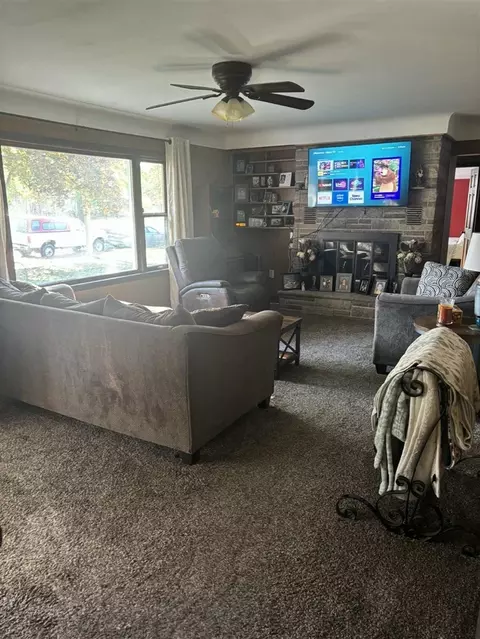 Living - 287 W Butler, Bad Axe, MI 48413 photo 4 of 4