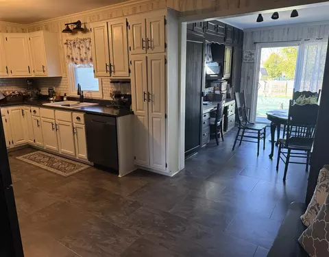 Kitchen - 287 W Butler, Bad Axe, MI 48413 photo 2 of 2