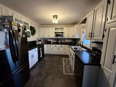 Kitchen - 287 W Butler, Bad Axe, MI 48413 photo 1 of 2