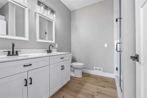 Bath - 7 Arrowhead, Coldwater, MI 49036 photo 1 of 3