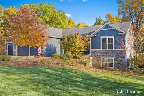 6186 Arrowcrest, Rockford, MI 49341